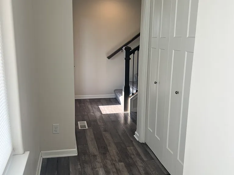 1220 Ronald Way — Photo 10