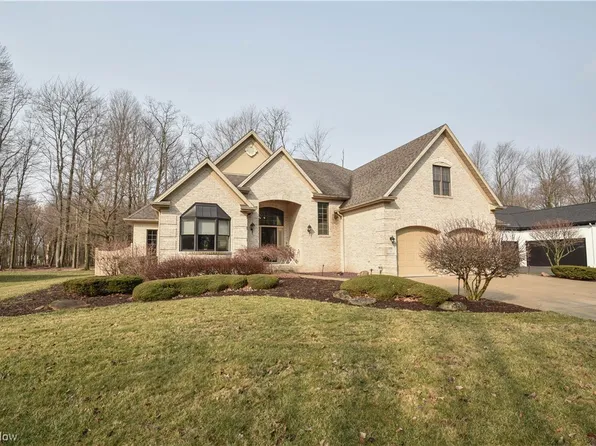 135 Saint Andrews, Cortland, OH 44410