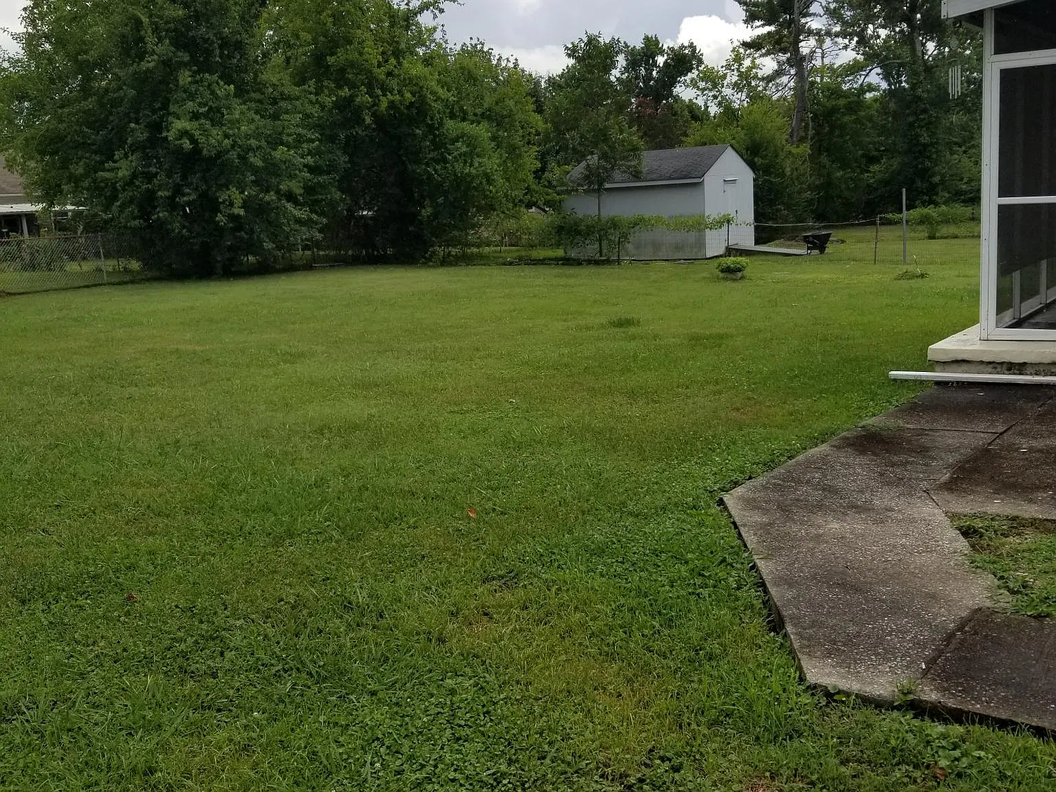 107 Stephenson Dr — Photo 2