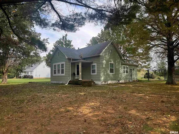 7788 McLeansboro St, Benton, IL 62812