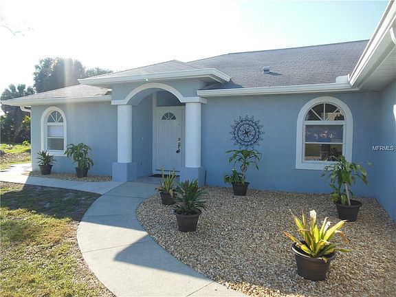 2nd image of 3 Broadmoor Ln