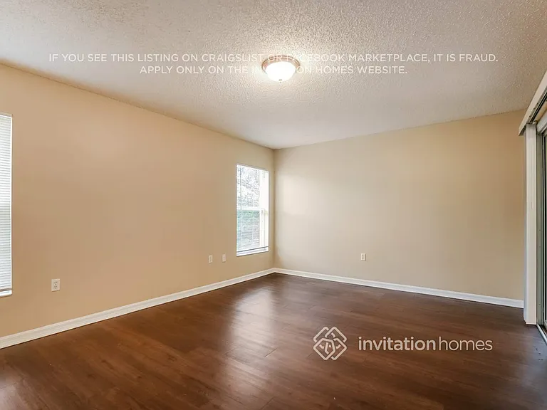 1493 Jupiter Ave — Photo 9