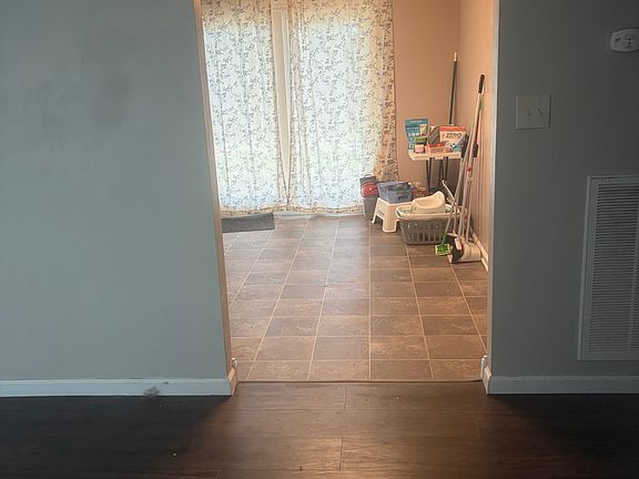 5th image of 4646 W Norfolk Rd