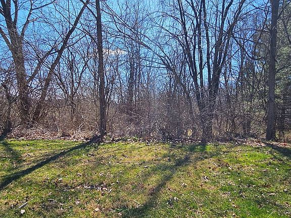 3rd image of 55 Glen Dr
