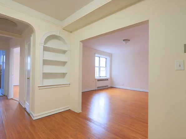 1500 Ocean Parkway image 1 of 7