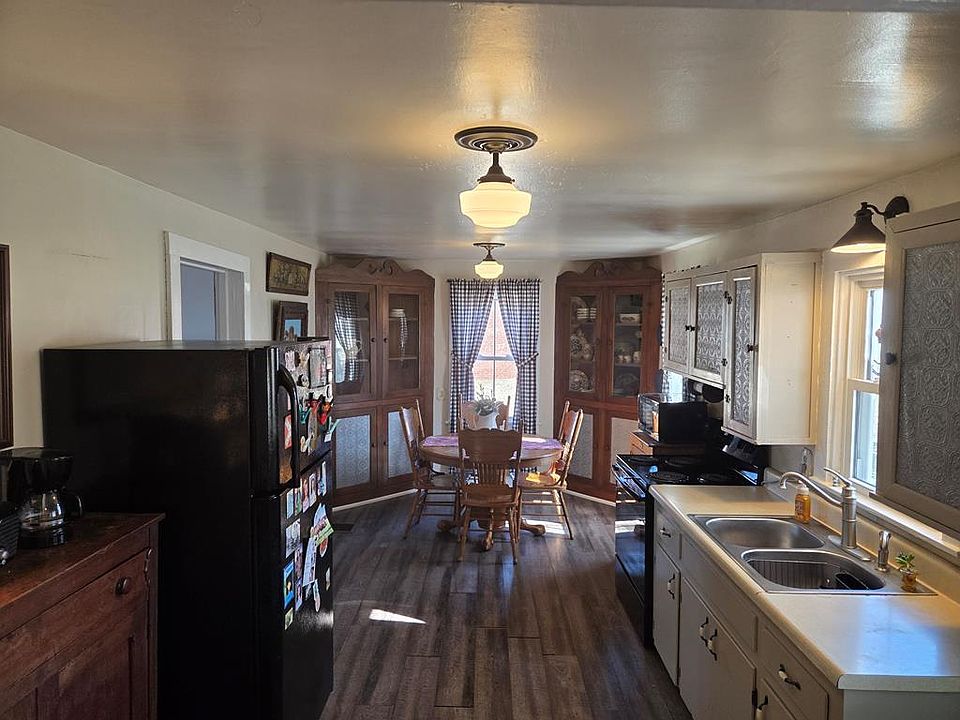 13th image of 109 Parsonage Ave