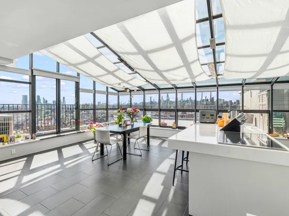 25-40 Shore Boulevard image 1 of 32