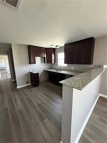 2101-2103 Jourdan Ave — Photo 3