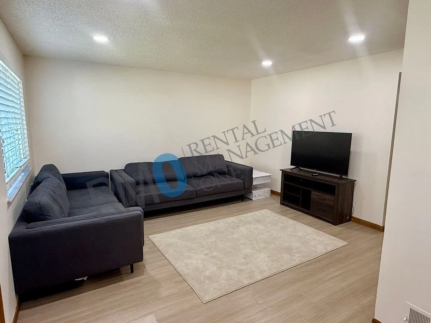 Charming 3-Bedroom Ranch Home in Roseville — Photo 3