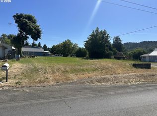 105 NE Pine St, Oakland, OR 97462