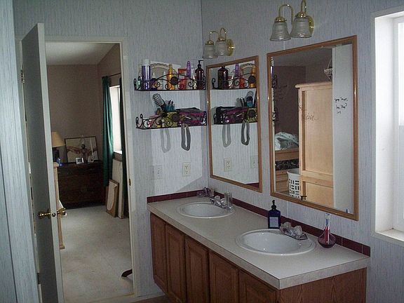 double sinks in master bath