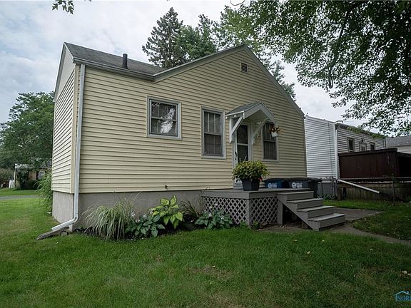 3rd image of 5939 Deane Dr