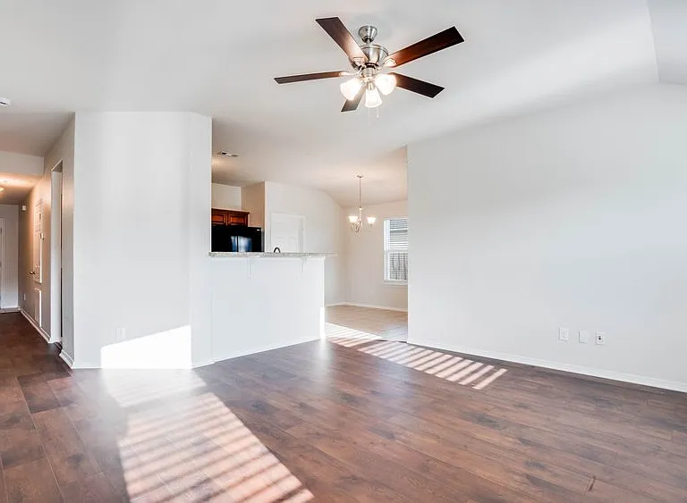 1091 S Spritz Dr — Photo 4