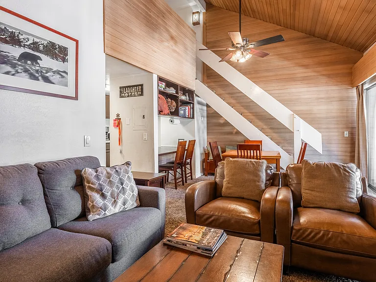 2289 Sierra Nevada Rd #K11 — Photo 5