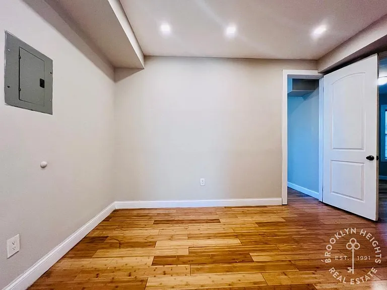 546 Chauncey St #2 — Photo 4