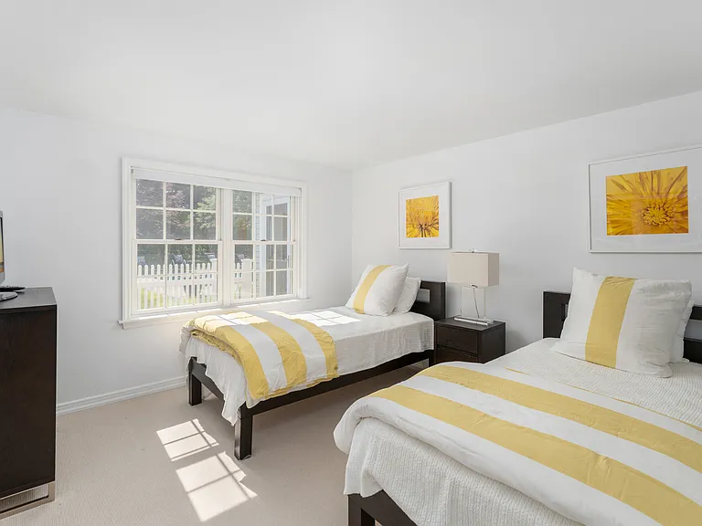 825 Flying Point Rd — Photo 16