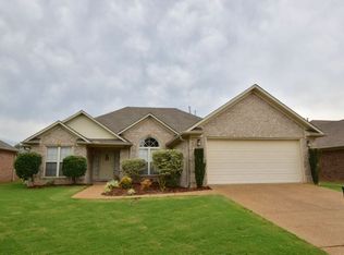 19 Cedarbrook Pl, Jackson, TN 38305