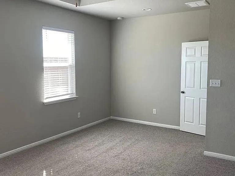 3201 College Park Dr — Photo 2