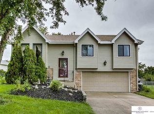 11510 Richland Dr, Omaha, NE 68138