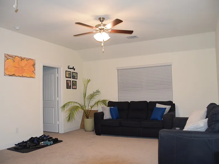 414 Parkford Dr — Photo 26