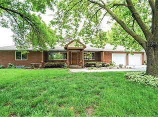 540 Ridgeway Dr, Liberty, MO 64068