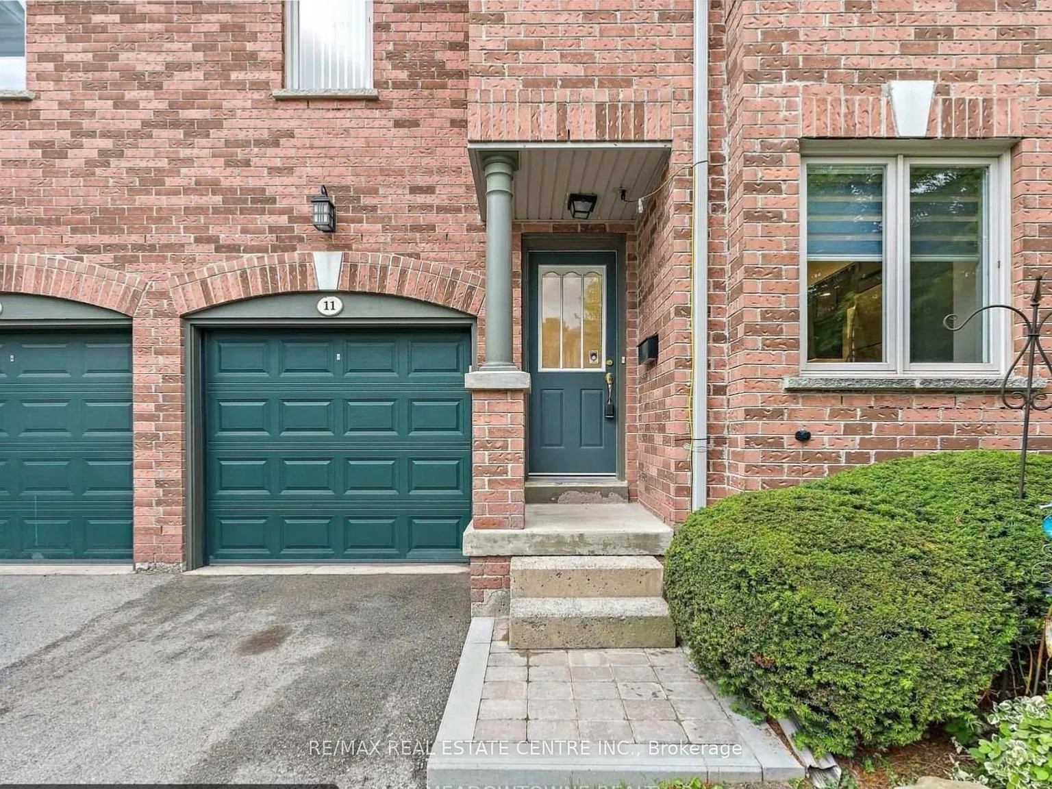 3 bed, $3,200 — Photo 2