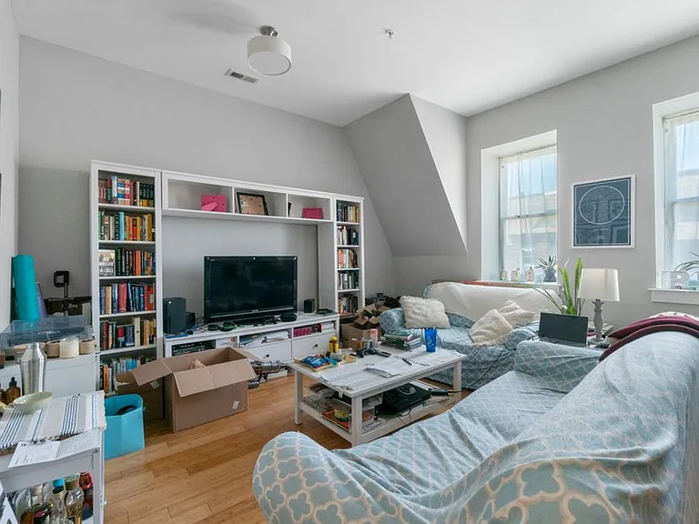 1226 N Calvert Street — Photo 11