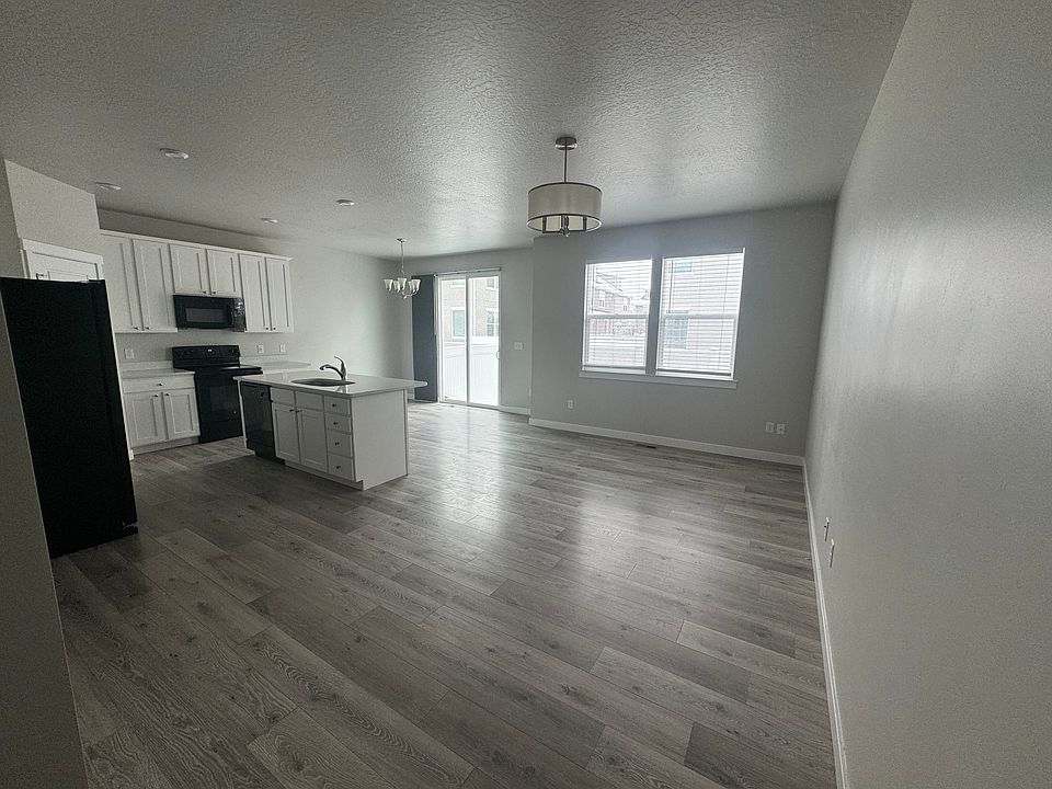 1st image of 1089 S Bowery Way