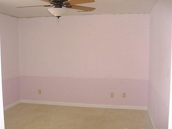 2nd image of 35 Priorslee Ln