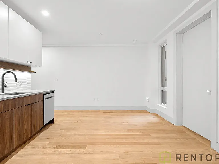 319 Lenox Rd #3C — Photo 7