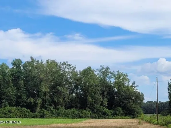 118 Lois Lane, Wallace, NC 28466