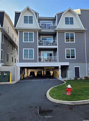 1st image of 632 Marina Pointe Dr