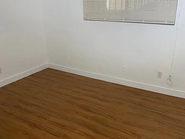 421 N Willowbrook Ave — Photo 16