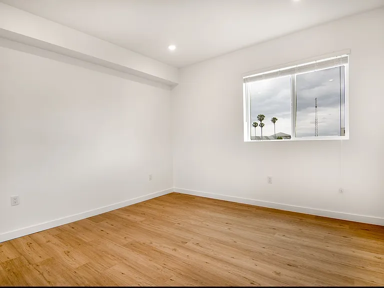 14333 Sylvan St — Photo 60