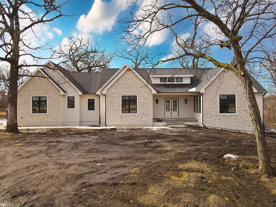 2nd image of 11611 NW Cedar Valley Dr