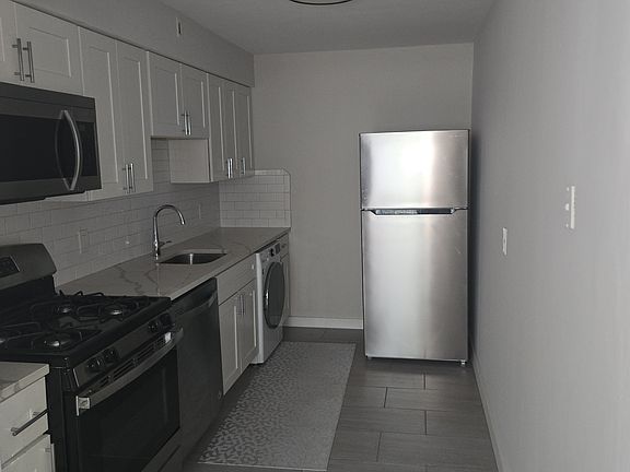 3rd image of 7365 Dale Ave APT C