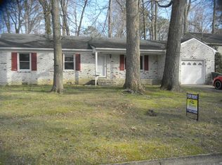 90 Waterview Dr, Newport News, VA 23608