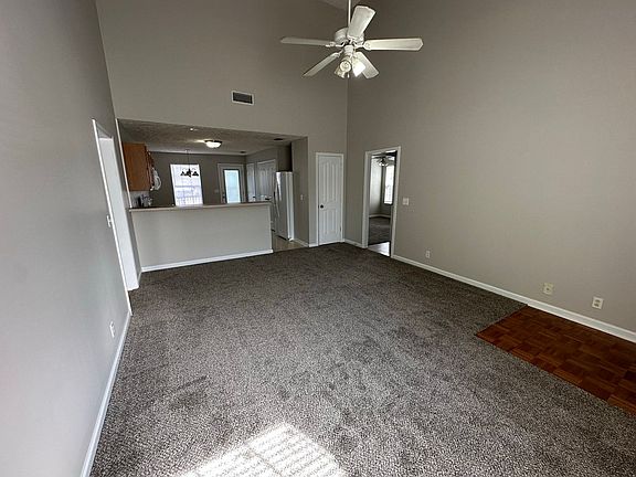 4th image of 2934 Weybridge Dr