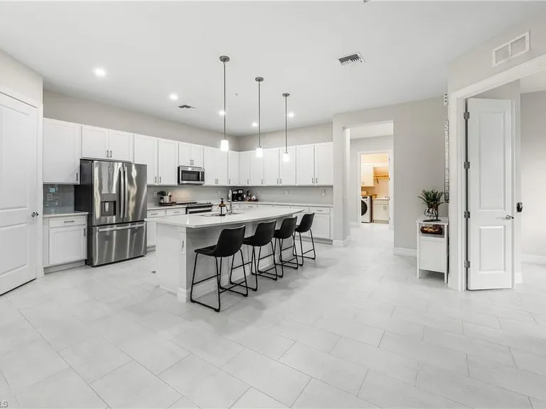 178 Indies Dr E #201 — Photo 8