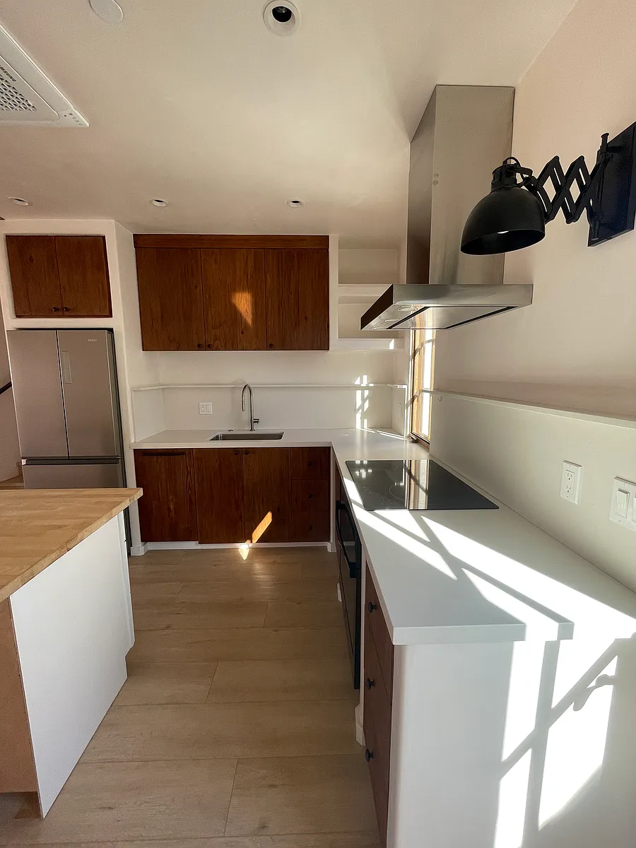 new appliances, great kitchen lighting - 1161 E Cota St #A