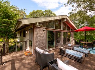 225 Longview Rd, West Tisbury, MA 02575