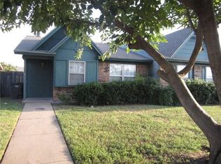 2704 Rustic Forest Rd, Fort Worth, TX 76140