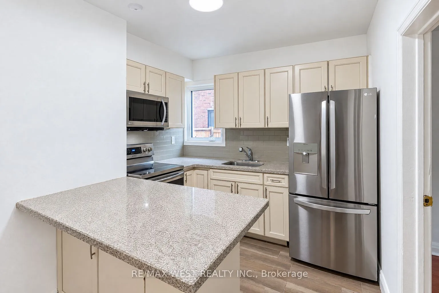 3 bed, $3,150 — Photo 3