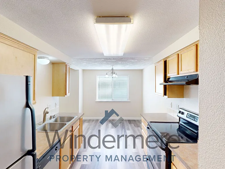 1910 J St #103 — Photo 4