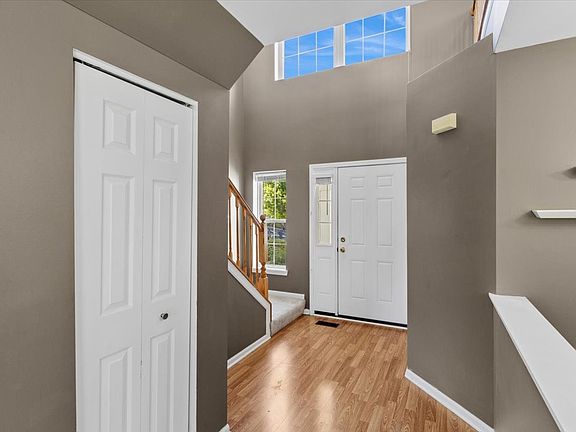 3rd image of 2010 Orchard Ln