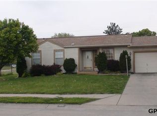 2210 Parker Cir, Omaha, NE 68110