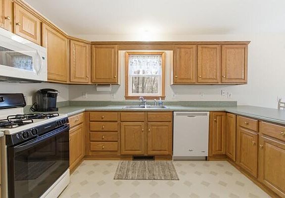 4th image of 190 Hastings St