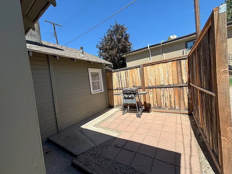 806 E McKinley St — Photo 19