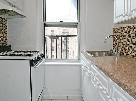 Rented by SW Queens Mezzanine | media 30