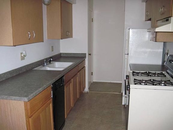 5th image of 131 Dewey Ave APT 5